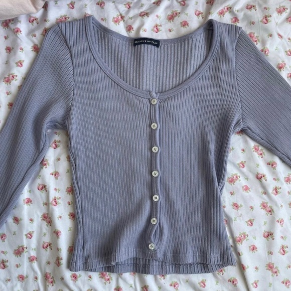 SOLD ON DEPOP - Picture 2 of 3